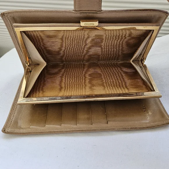 VGUC Chanel Caviar Leather Kisslock Beige Wallet Vintage - Picture 8 of 17